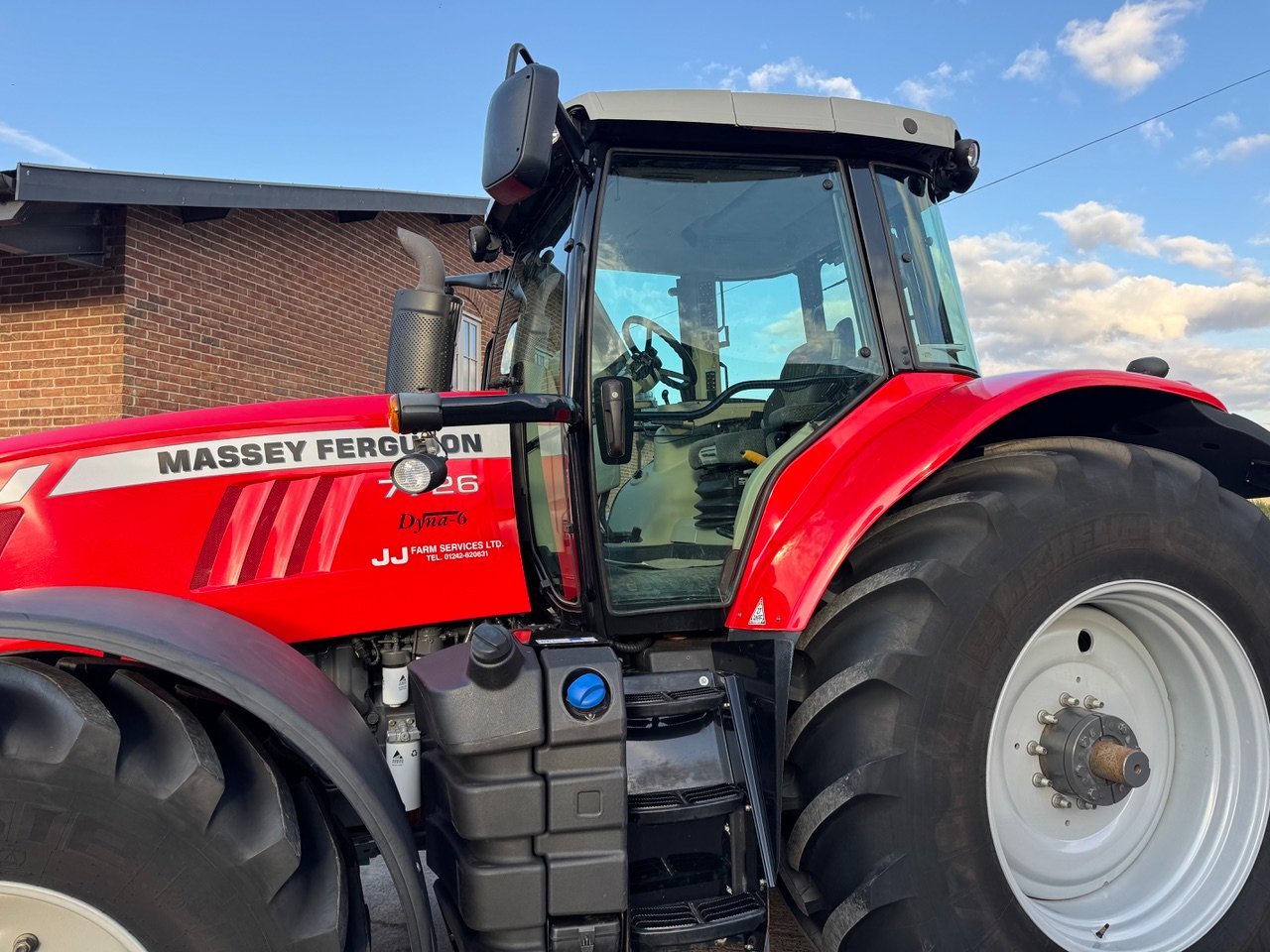 Massey Ferguson 7726 Efficient