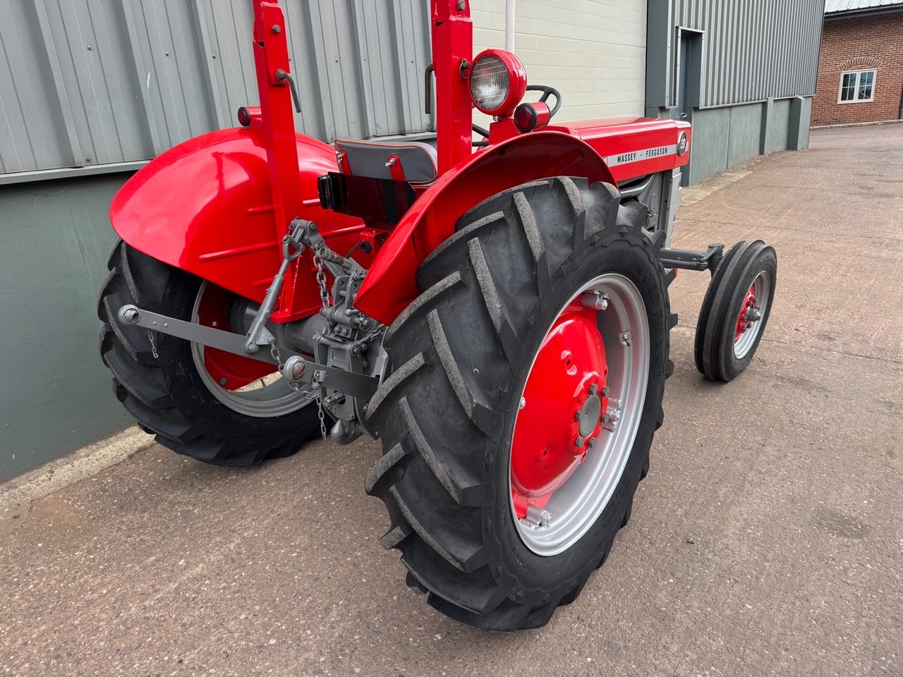 Massey Ferguson 130