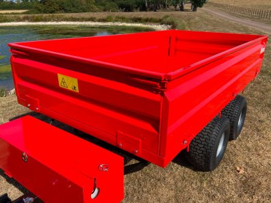 Winton 2 ton tipping trailer