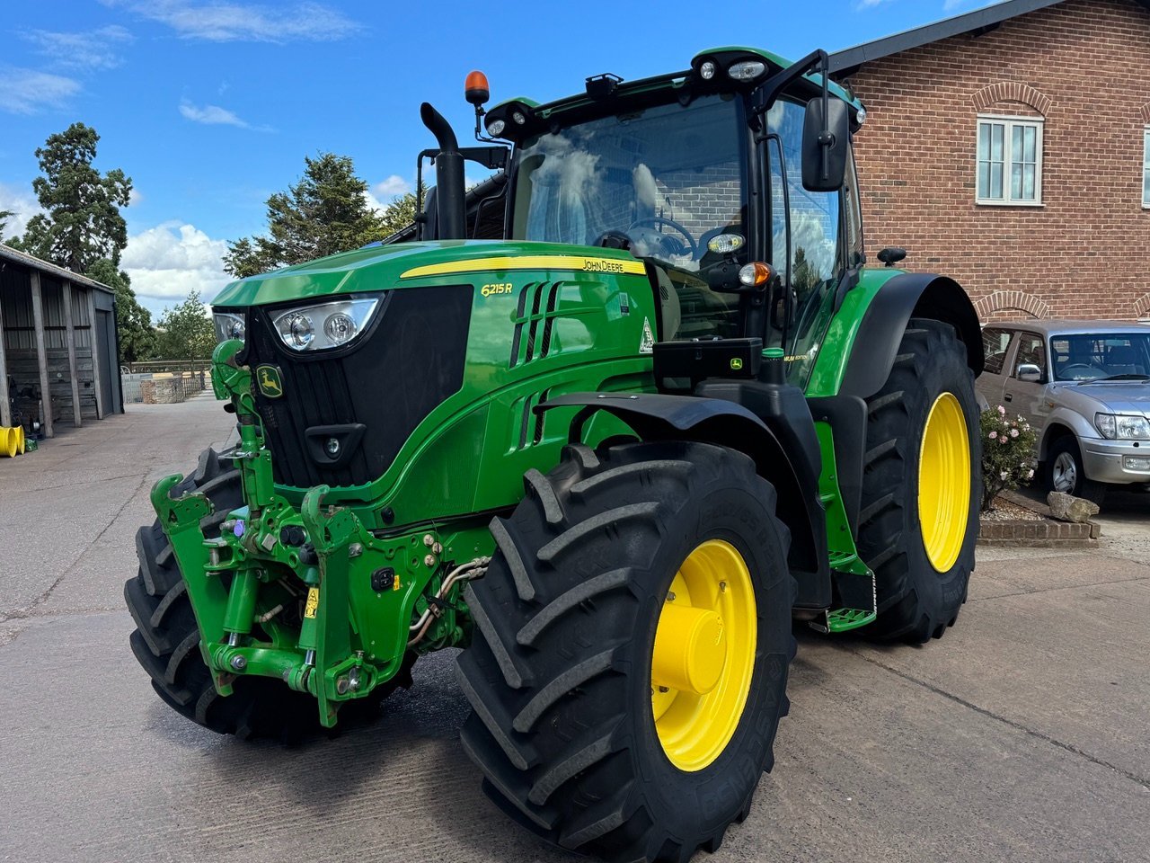 John Deere 6215R