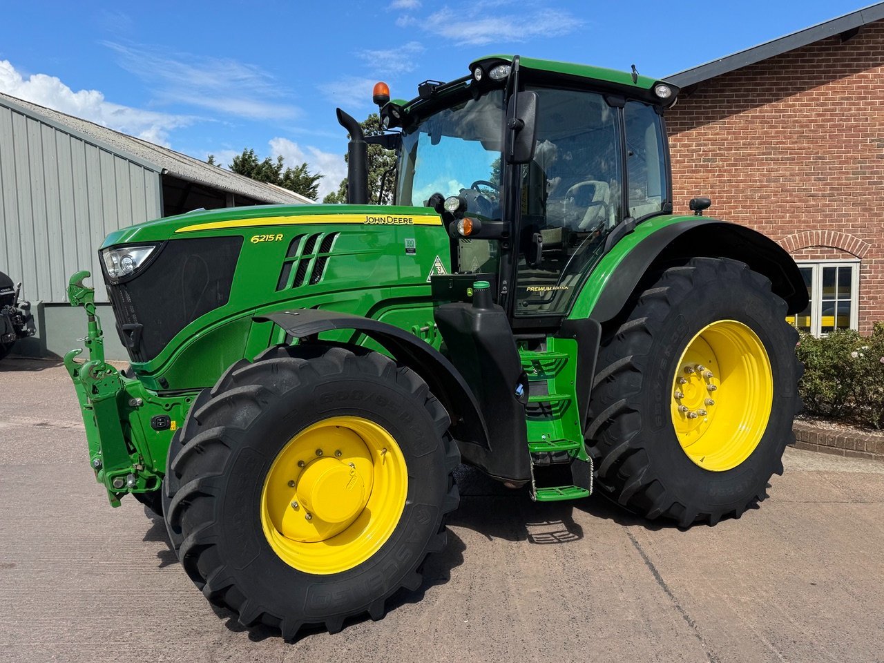 John Deere 6215R