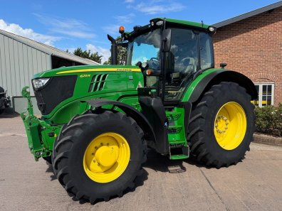 John Deere 6215R