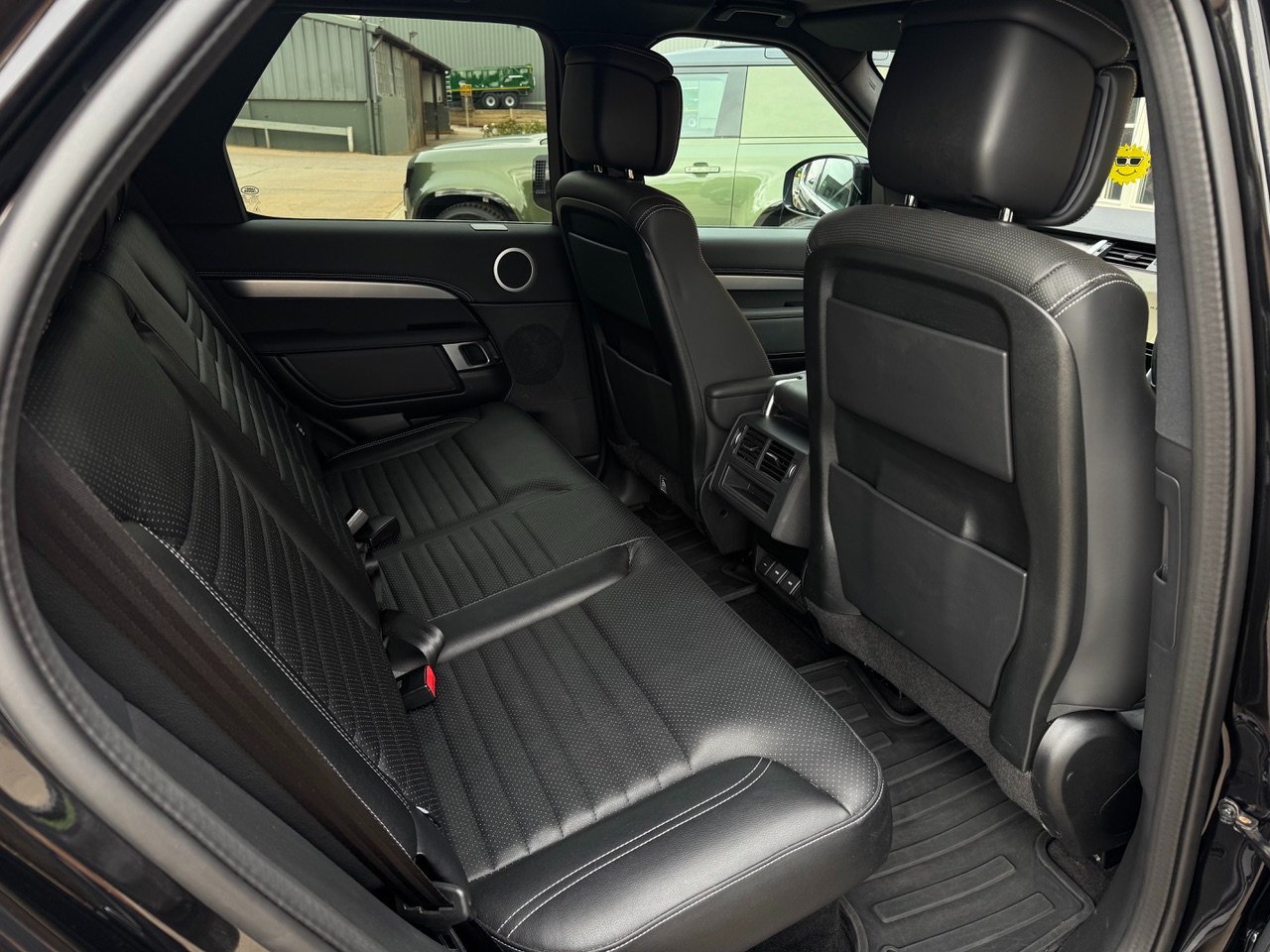 Land Rover Discovery HSE R-Dynamic Commercial D300