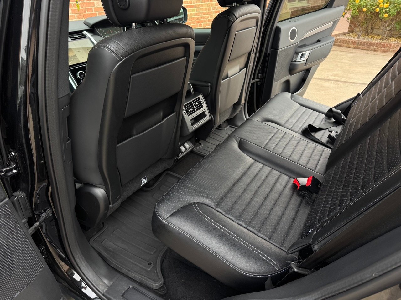 Land Rover Discovery HSE R-Dynamic Commercial D300