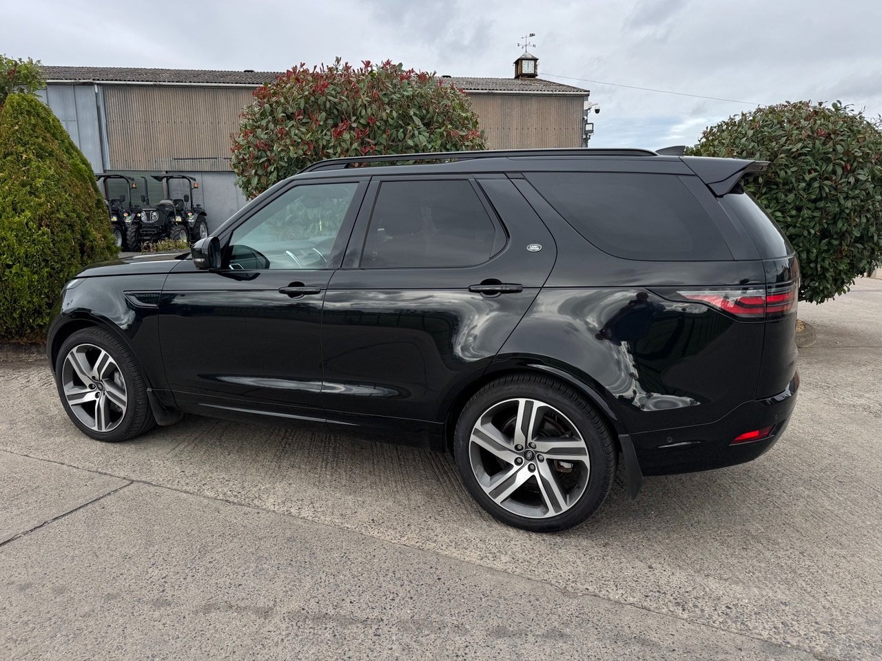 Land Rover Discovery HSE R-Dynamic Commercial D300