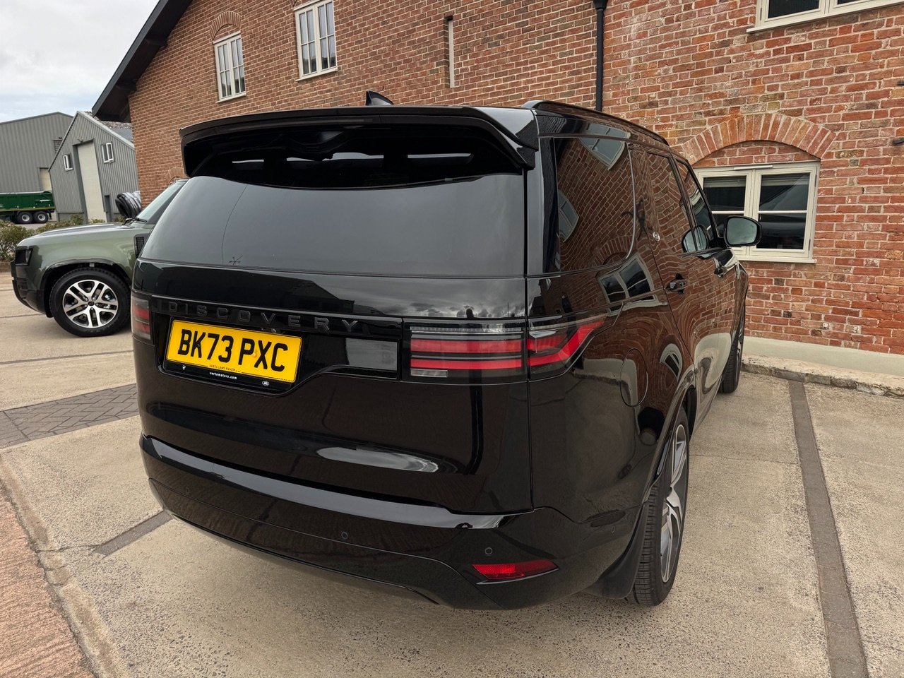 Land Rover Discovery HSE R-Dynamic Commercial D300
