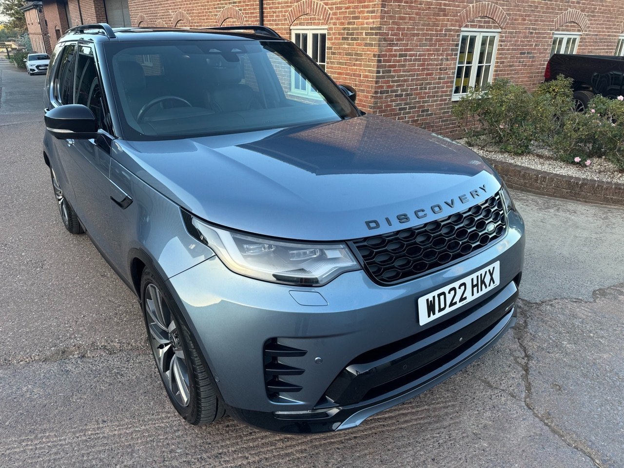 Land Rover Discovery SE R-Dynamic commercial D300