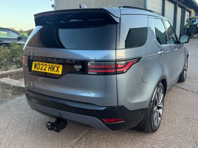 Land Rover Discovery SE R-Dynamic commercial D300