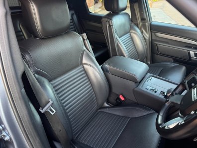 Land Rover Discovery SE R-Dynamic commercial D300