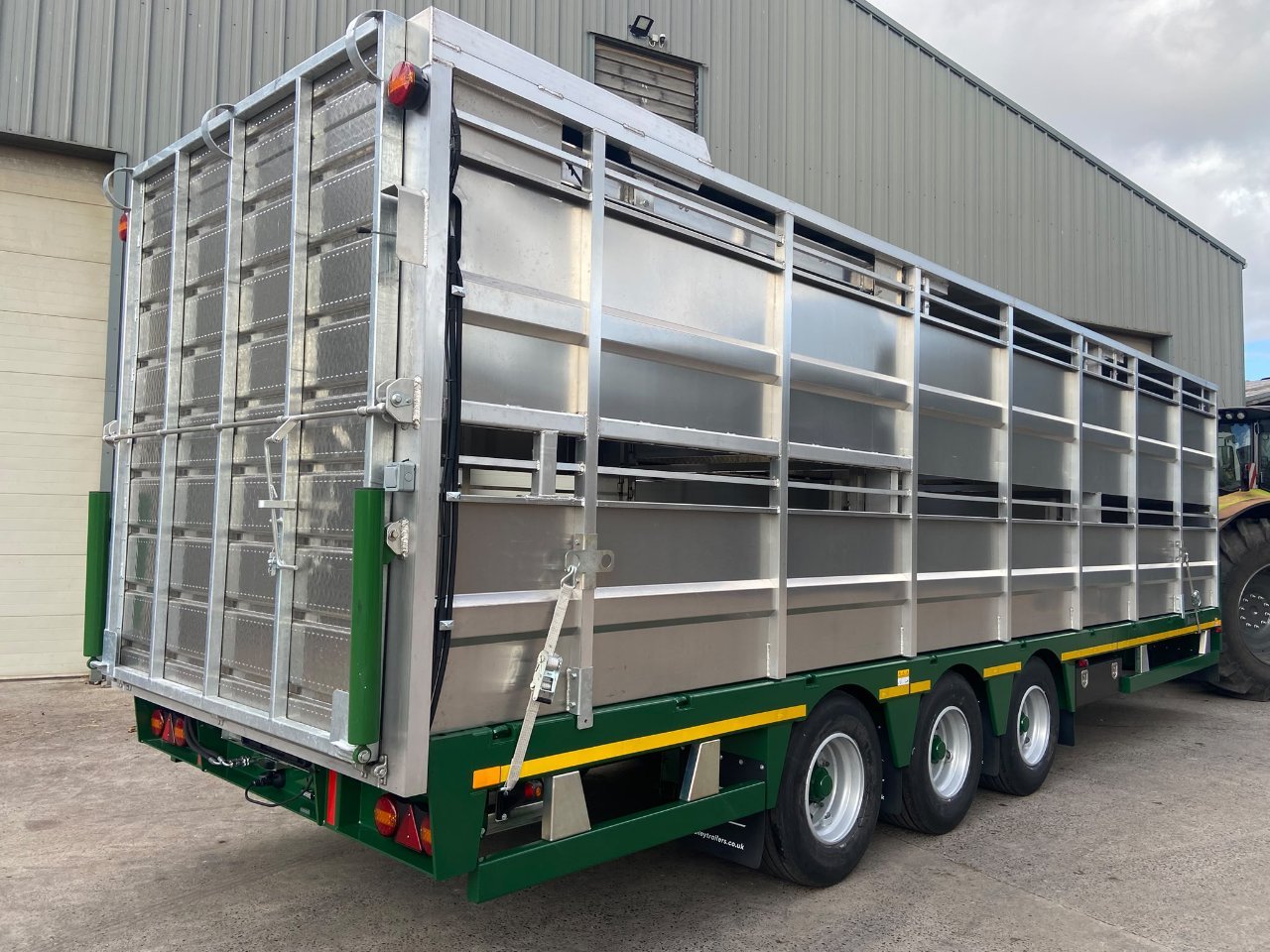 Bailey 20 ton flat deck loader livestock trailer