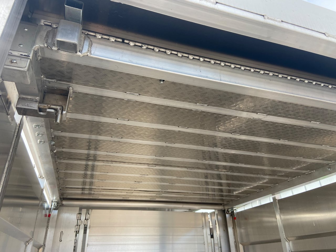 Bailey 20 ton flat deck loader livestock trailer