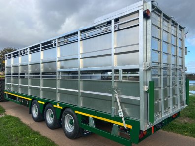 Bailey 20 ton flat deck loader livestock trailer