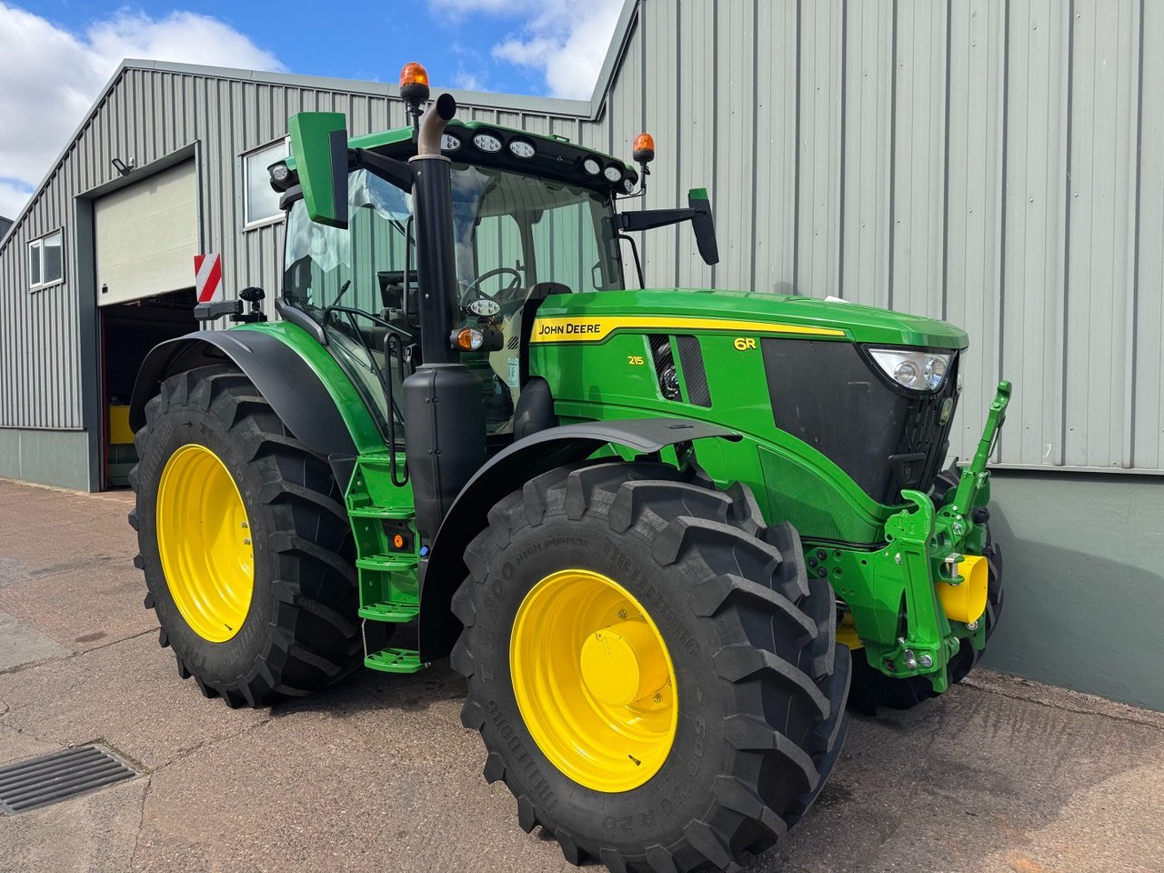 John Deere 6R 215