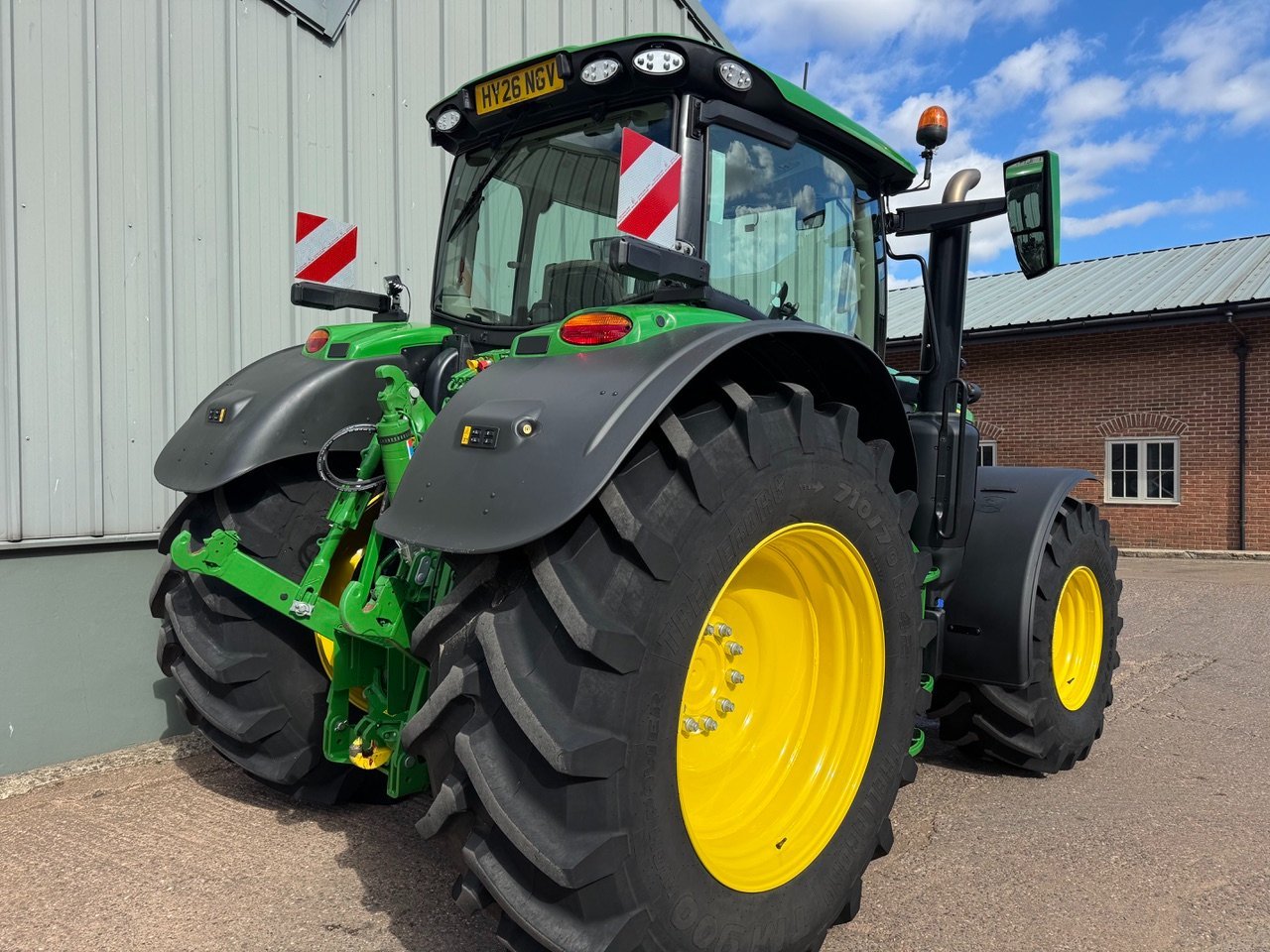 John Deere 6R 215