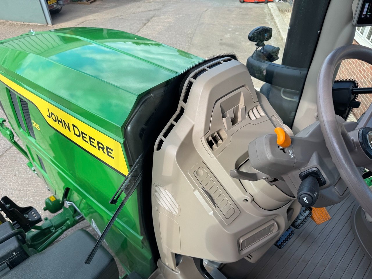 John Deere 6R 215
