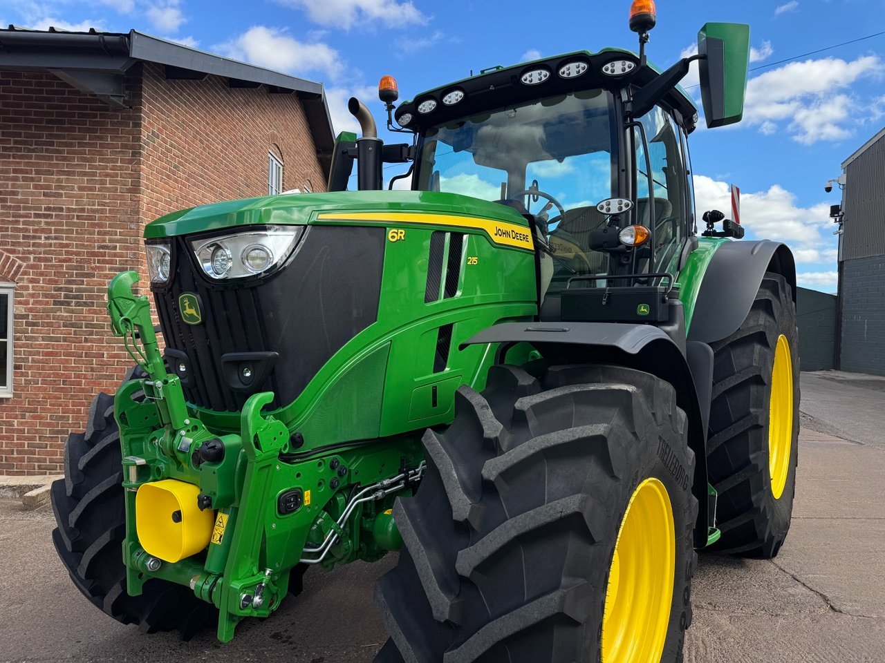 John Deere 6R 215