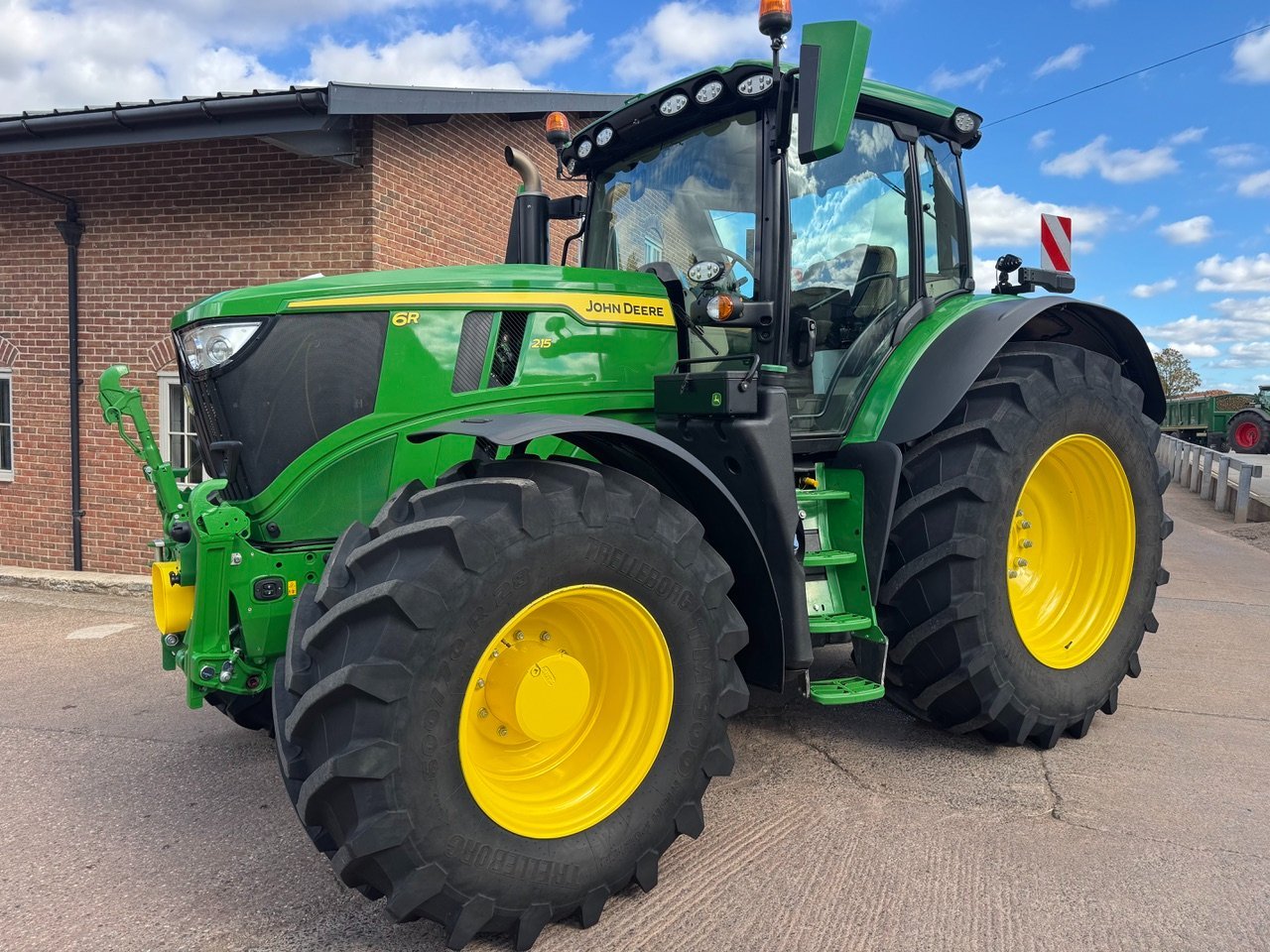 John Deere 6R 215