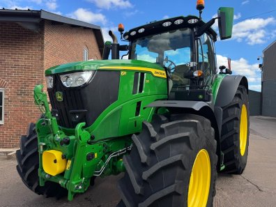 John Deere 6R 215