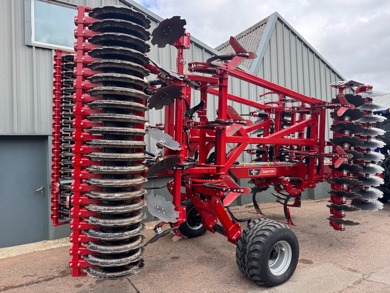 Weaving 5 Metre Raptor