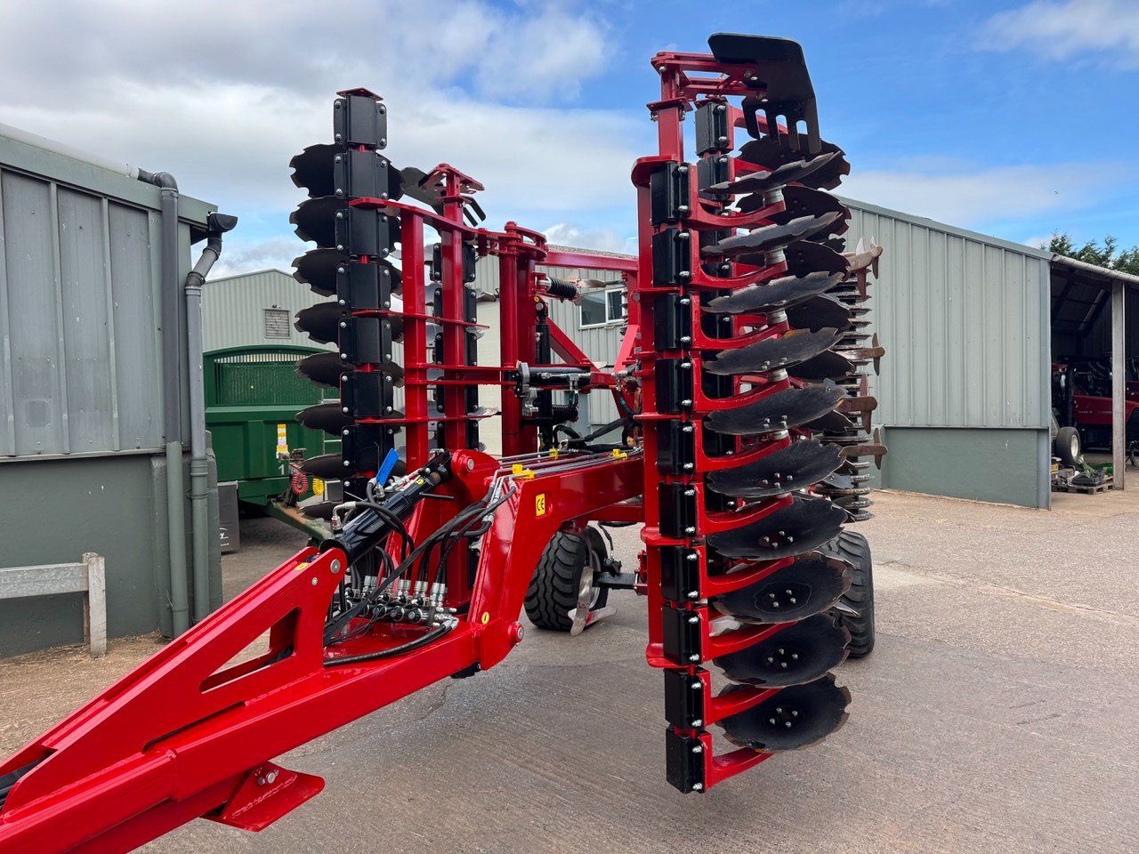 Weaving 5 Metre Raptor