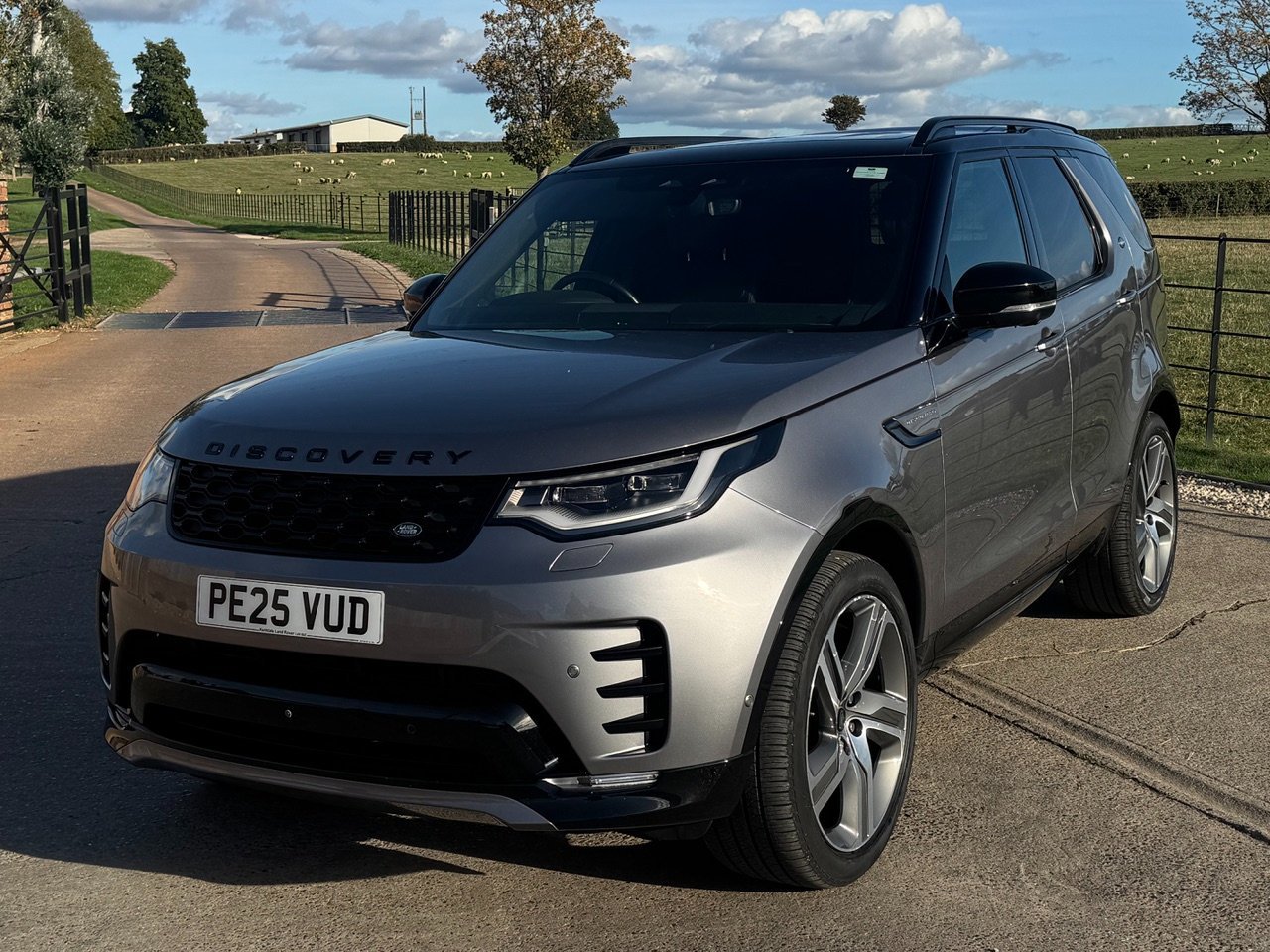 Land Rover Discovery HSE R-Dynamic Commercial D350