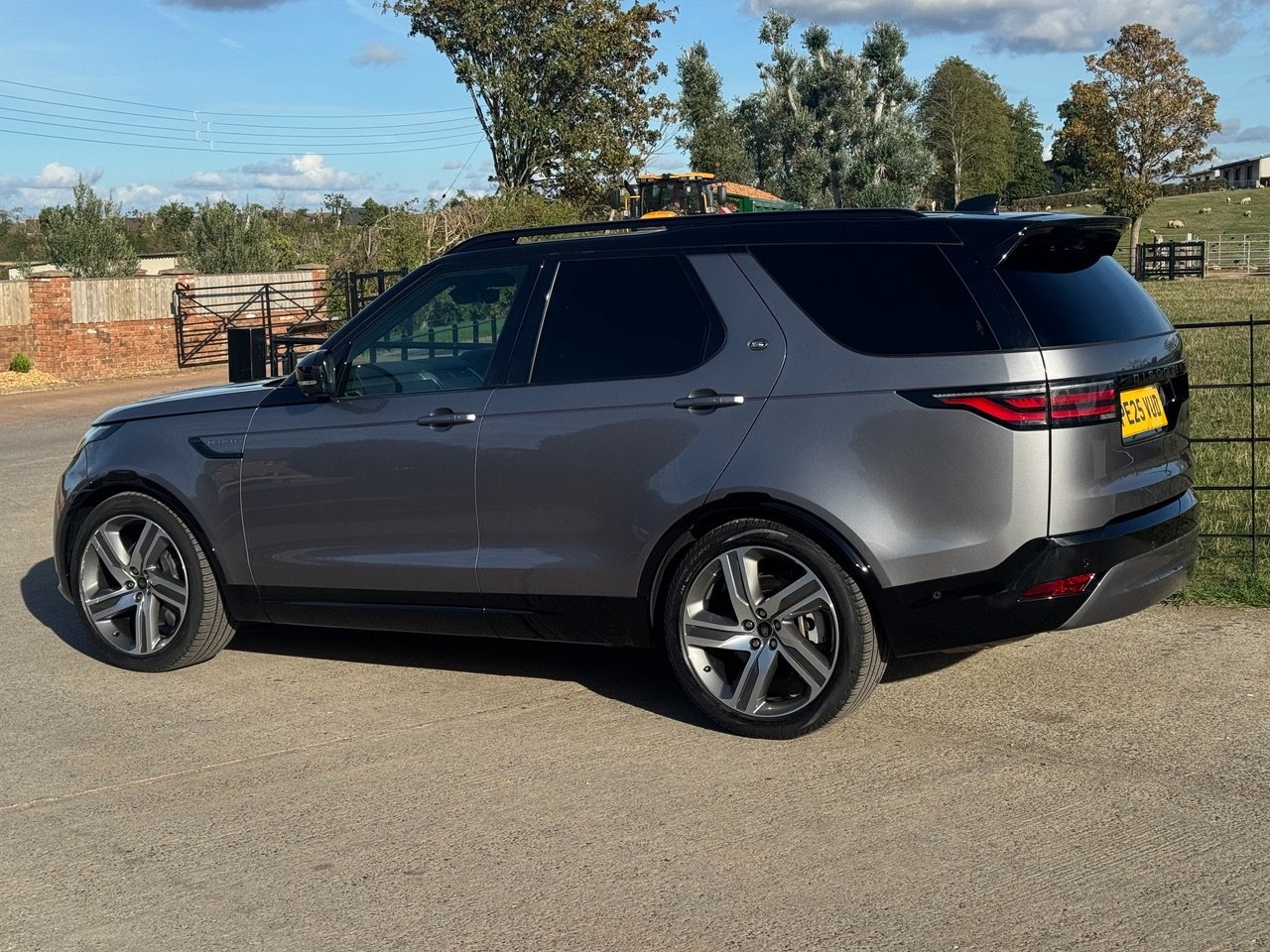 Land Rover Discovery HSE R-Dynamic Commercial D350