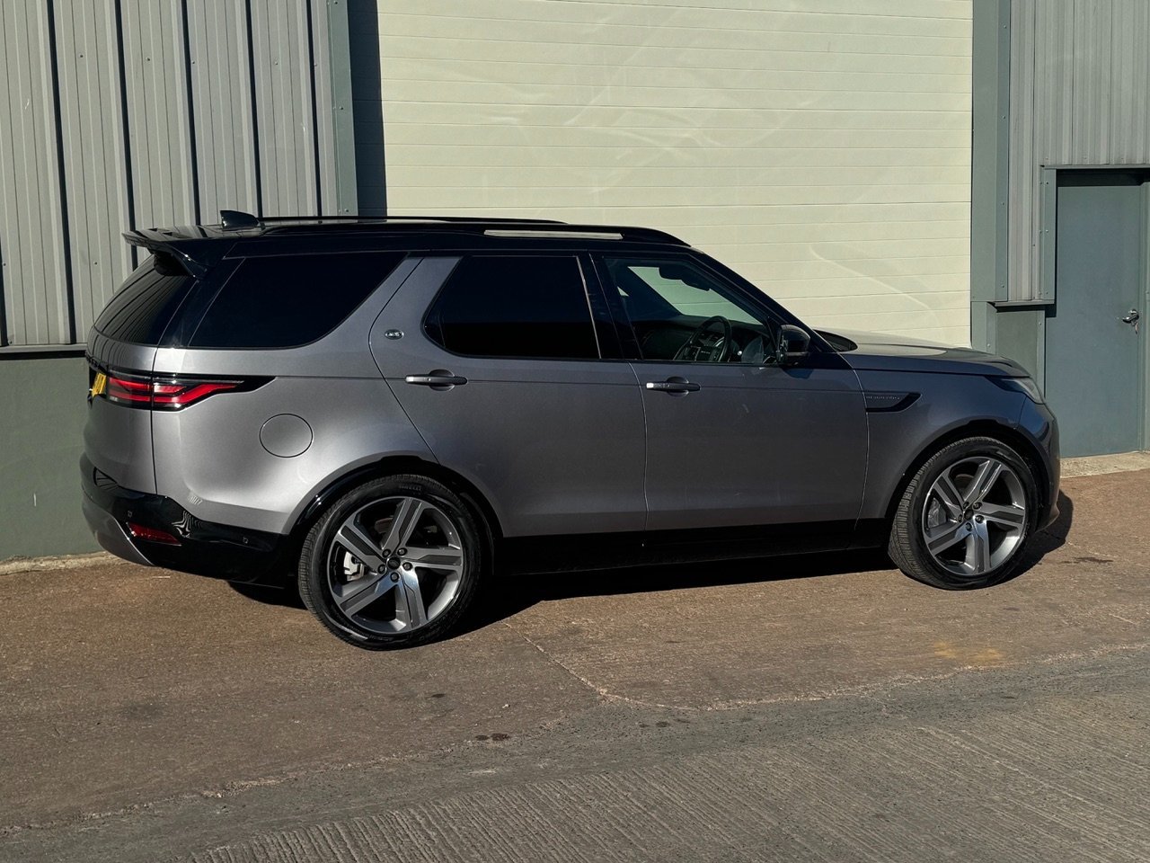 Land Rover Discovery HSE R-Dynamic Commercial D350