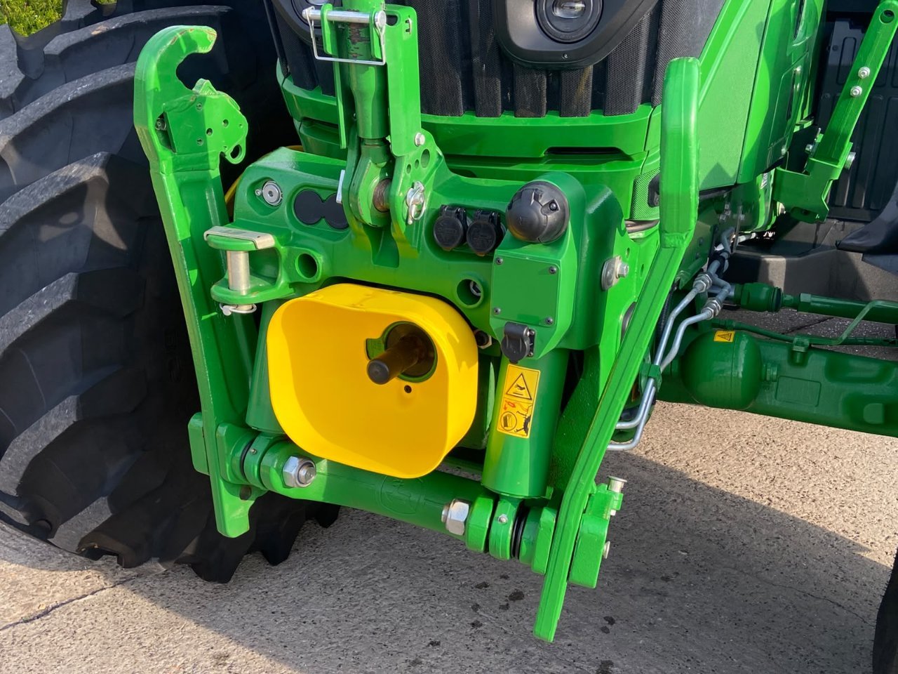 John Deere 6R 215