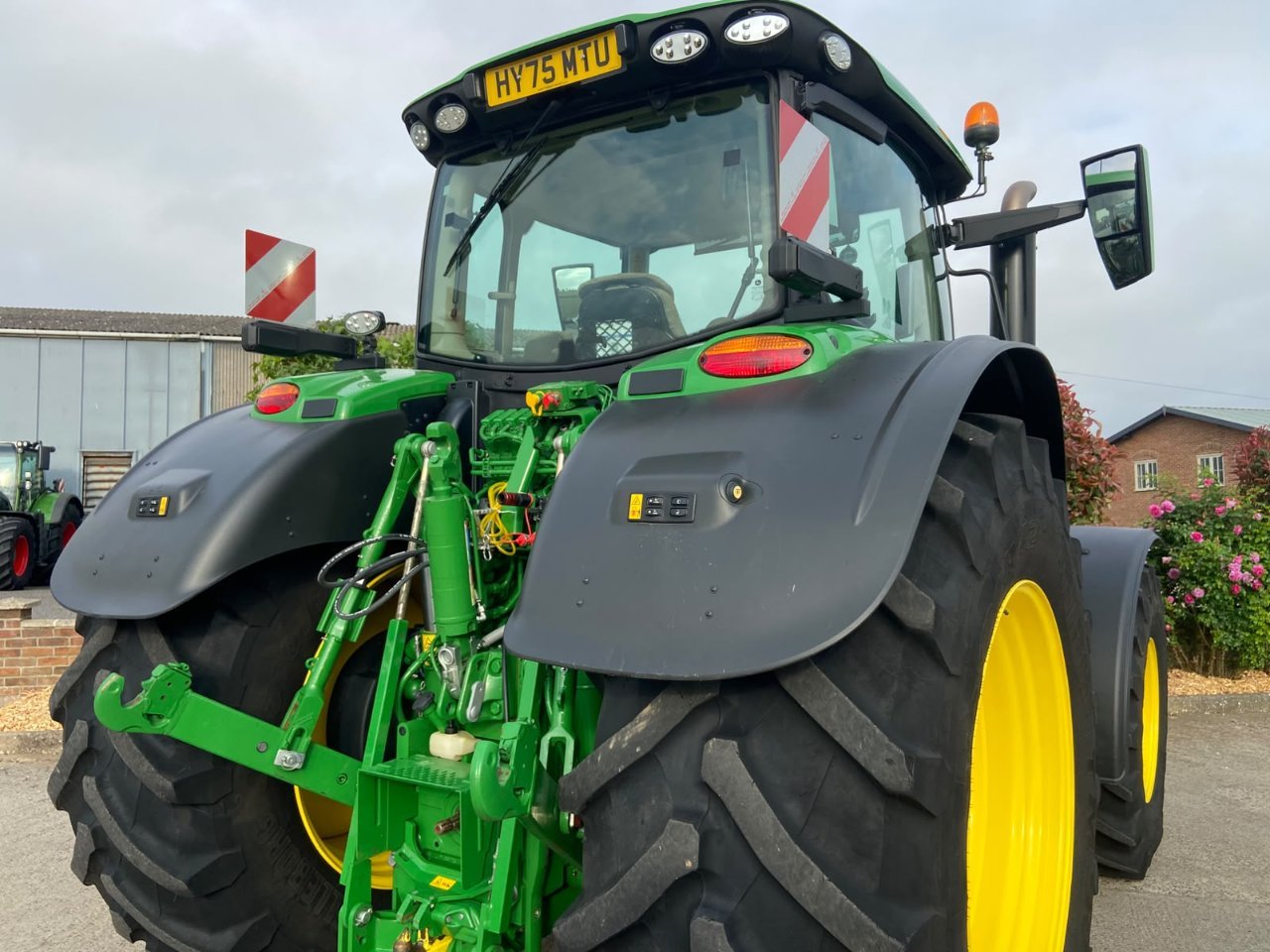John Deere 6R 215