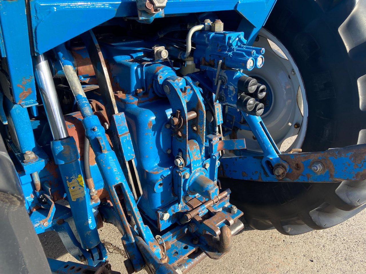 Ford 7610