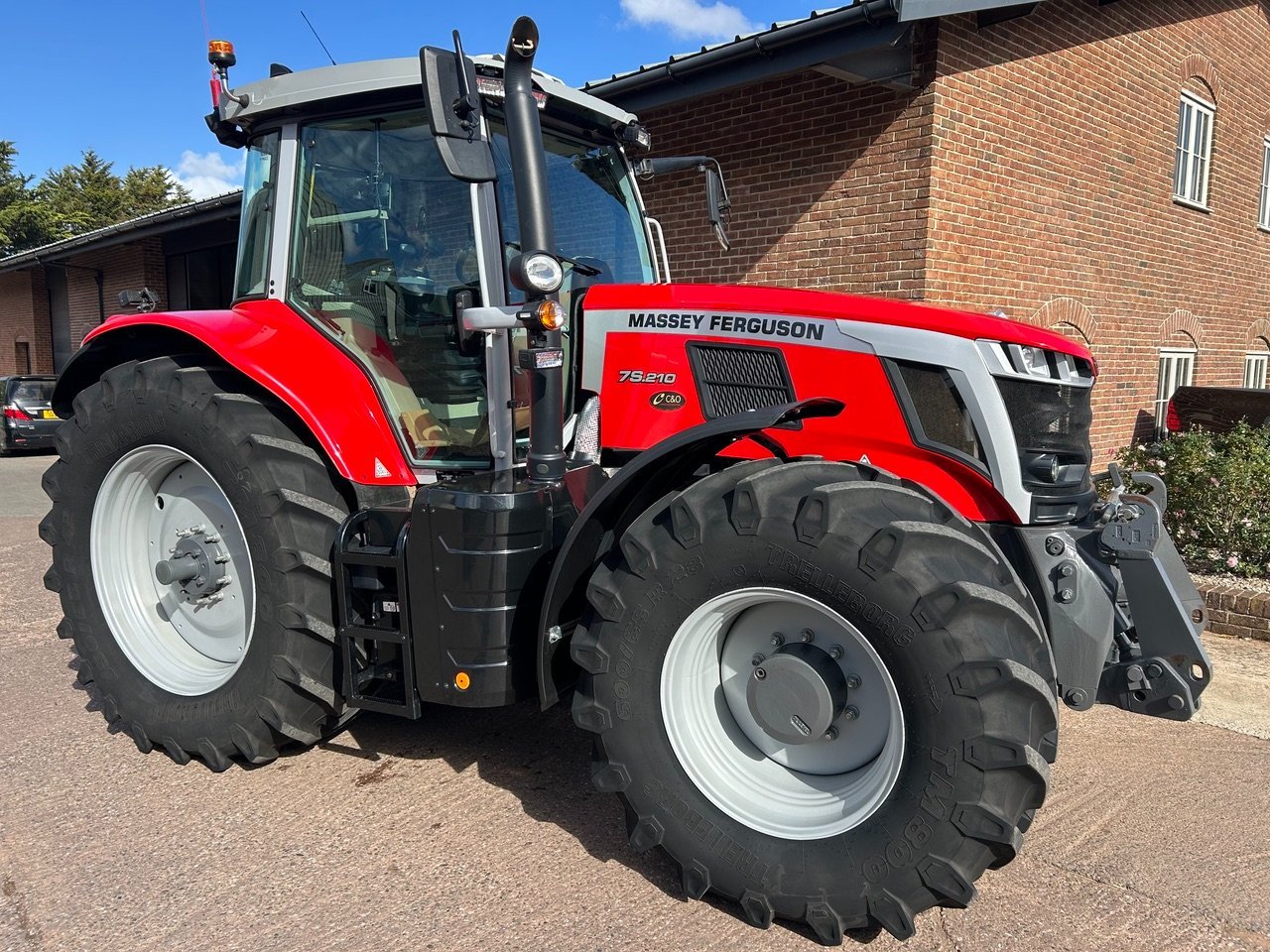 Massey Ferguson 7S.210