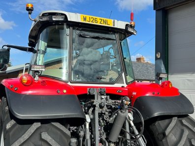 Massey Ferguson 7S.210