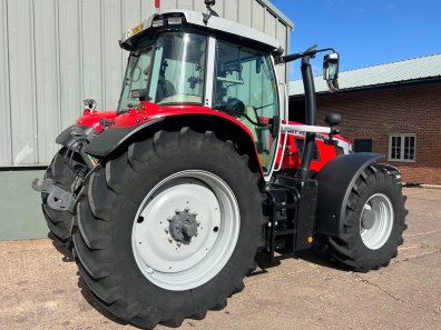 Massey Ferguson 7S.210