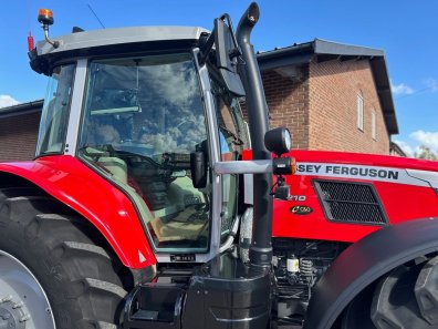 Massey Ferguson 7S.210
