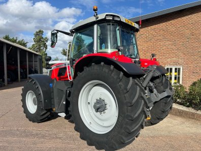 Massey Ferguson 7S.210