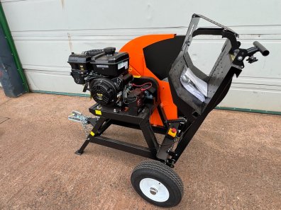 Rock Machinery engine driven saw bench