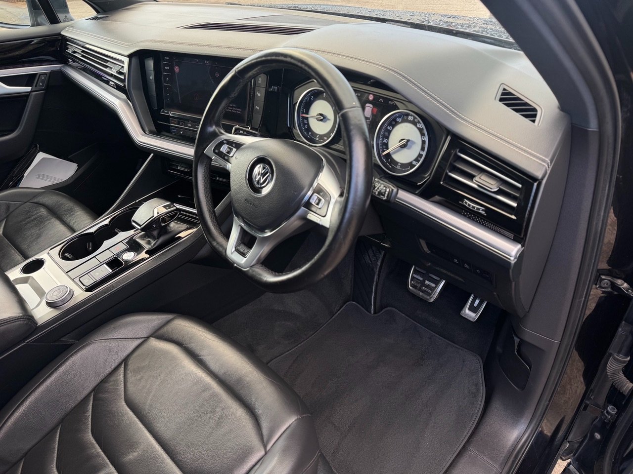 Volkswagen Touareg R Line V6 3.0 LT diesel