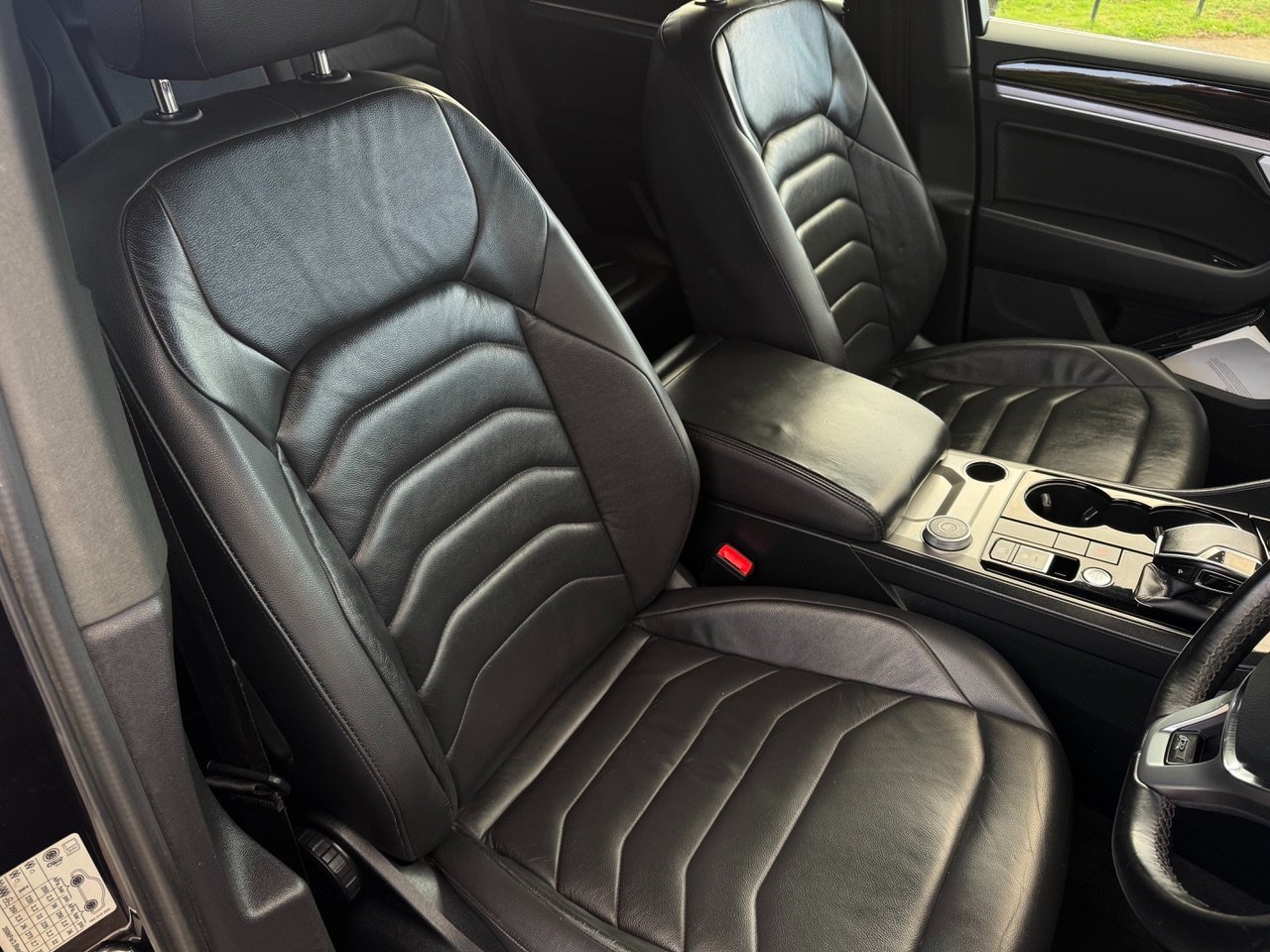 Volkswagen Touareg R Line V6 3.0 LT diesel