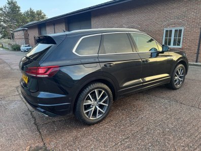 Volkswagen Touareg R Line V6 3.0 LT diesel