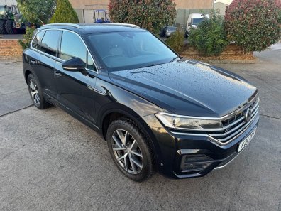 Volkswagen Touareg R Line V6 3.0 LT diesel