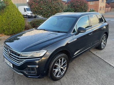Volkswagen Touareg R Line V6 3.0 LT diesel