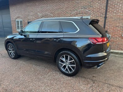 Volkswagen Touareg R Line V6 3.0 LT diesel