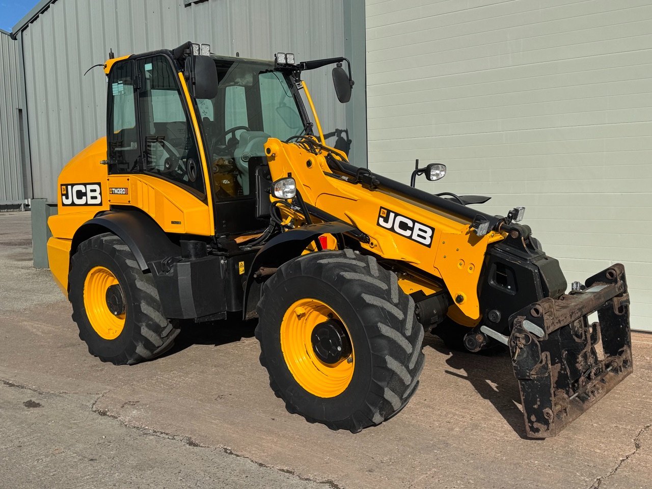JCB 320S