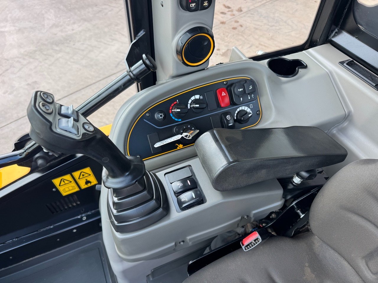 JCB 320S