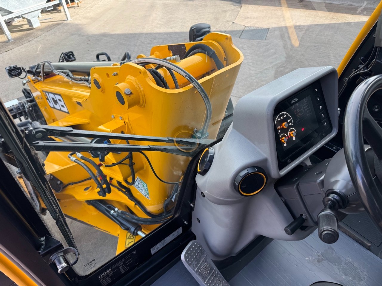 JCB 320S