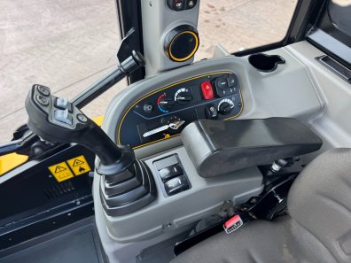 JCB 320S