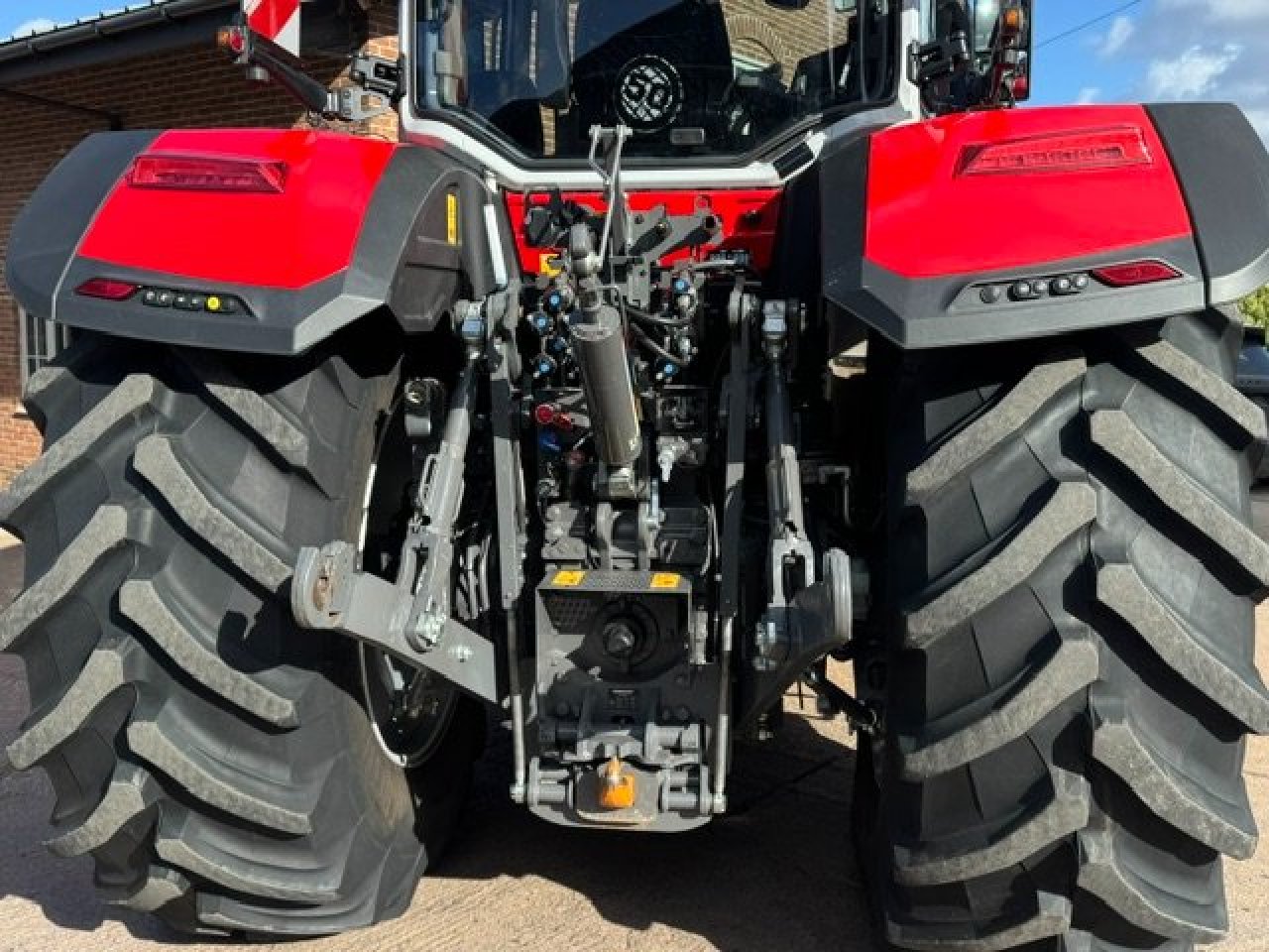 Massey Ferguson 8S.305 Xtra
