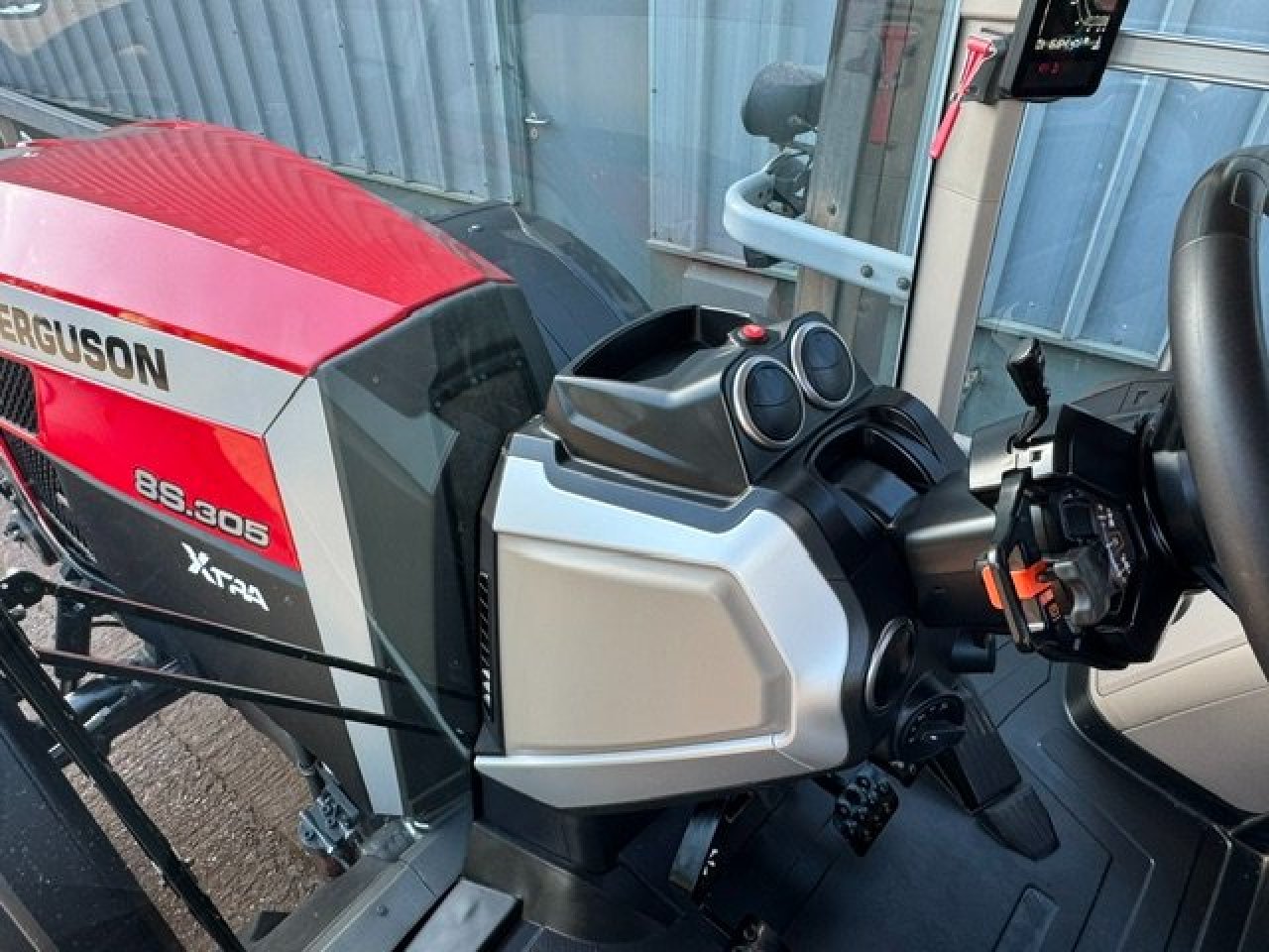 Massey Ferguson 8S.305 Xtra