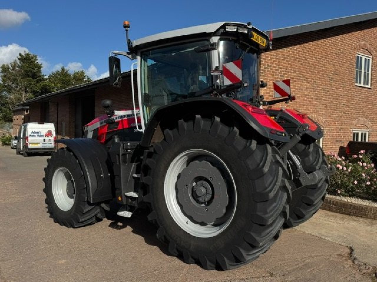 Massey Ferguson 8S.305 Xtra