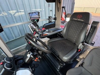 Massey Ferguson 8S.305 Xtra